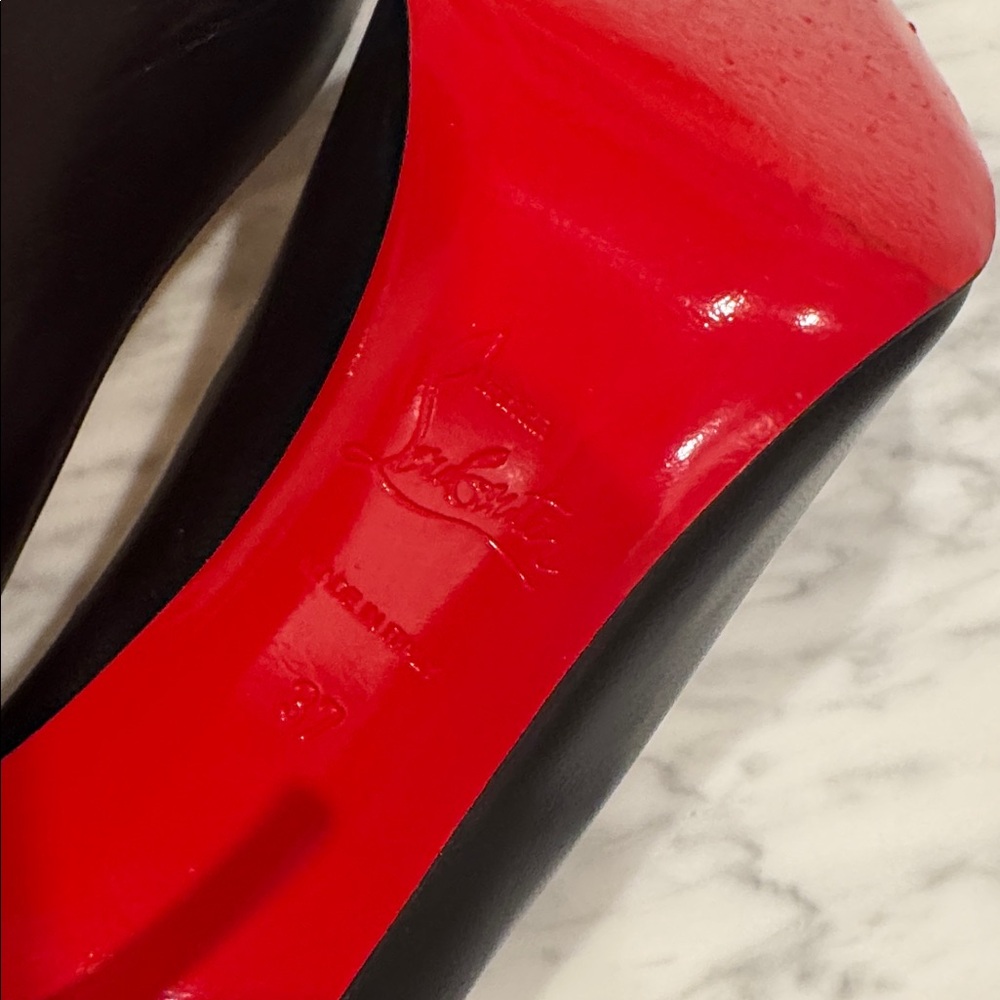 Christian Louboutin  120 Black Calf Leather Pumps Size 37 w origbox & shoe bags - Picture 11 of 16